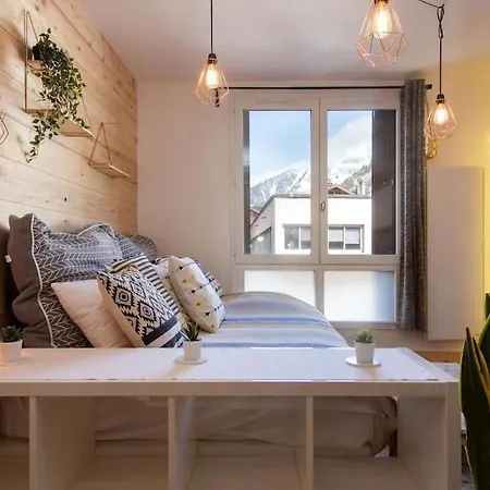 Chailloud - Modern 2pax - Lively Area - Tv Wifi Daire Chamonix