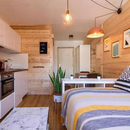 Apartment Chailloud - Modern 2pax - Lively Area - Tv Wifi