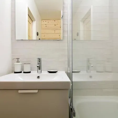 Chailloud - Modern 2pax - Lively Area - Tv Wifi * شامونكس